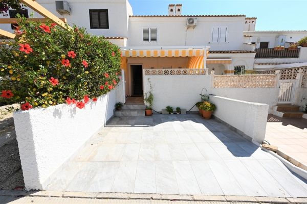 Spectacular Townhouse, Completely Renovated, in Gran Vista 