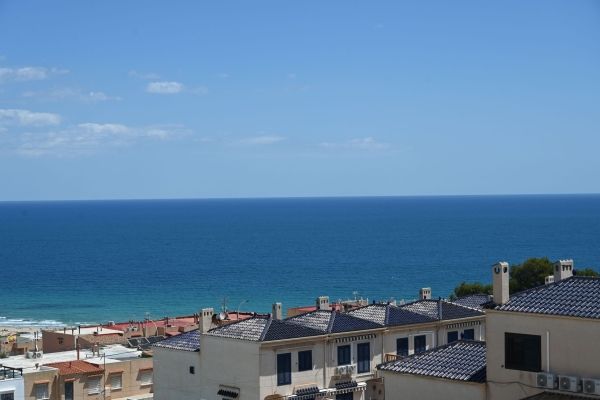 Bungalow Adosado con Vistas al Mar en Urb. Victoria Playa 