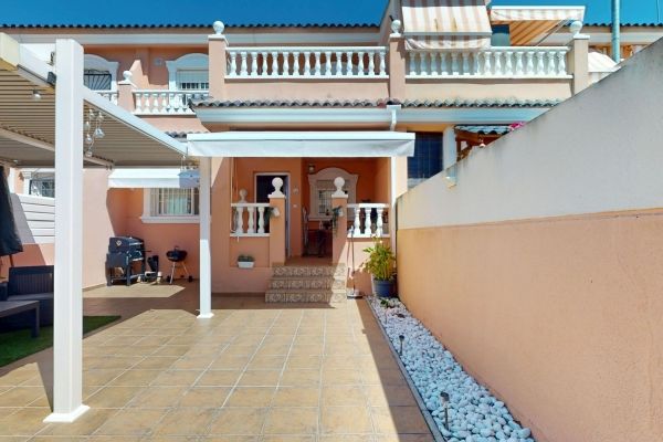 Espléndido Bungalow Adosado en Puerto Marino
