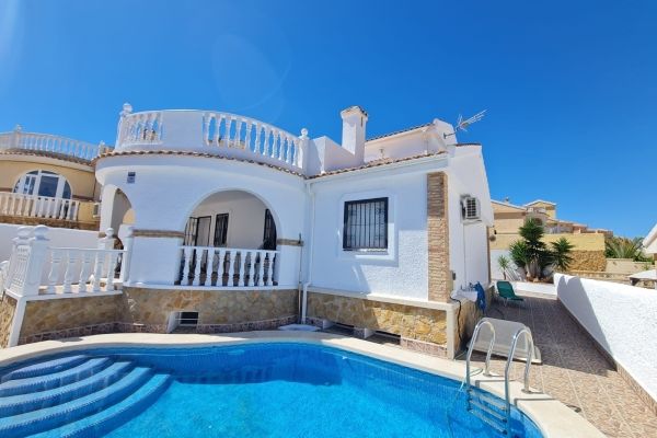 Beautiful Detached Villa with Private Pool 