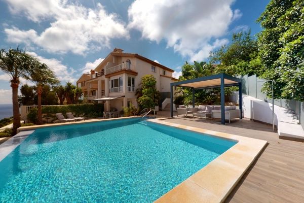 Frontline Luxury Villa with Infinity Pool & Unrivalled Mediterranean Views