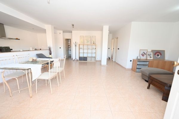 Espléndido Planta Alta en Esquina a 300m de la Playa Carabasi