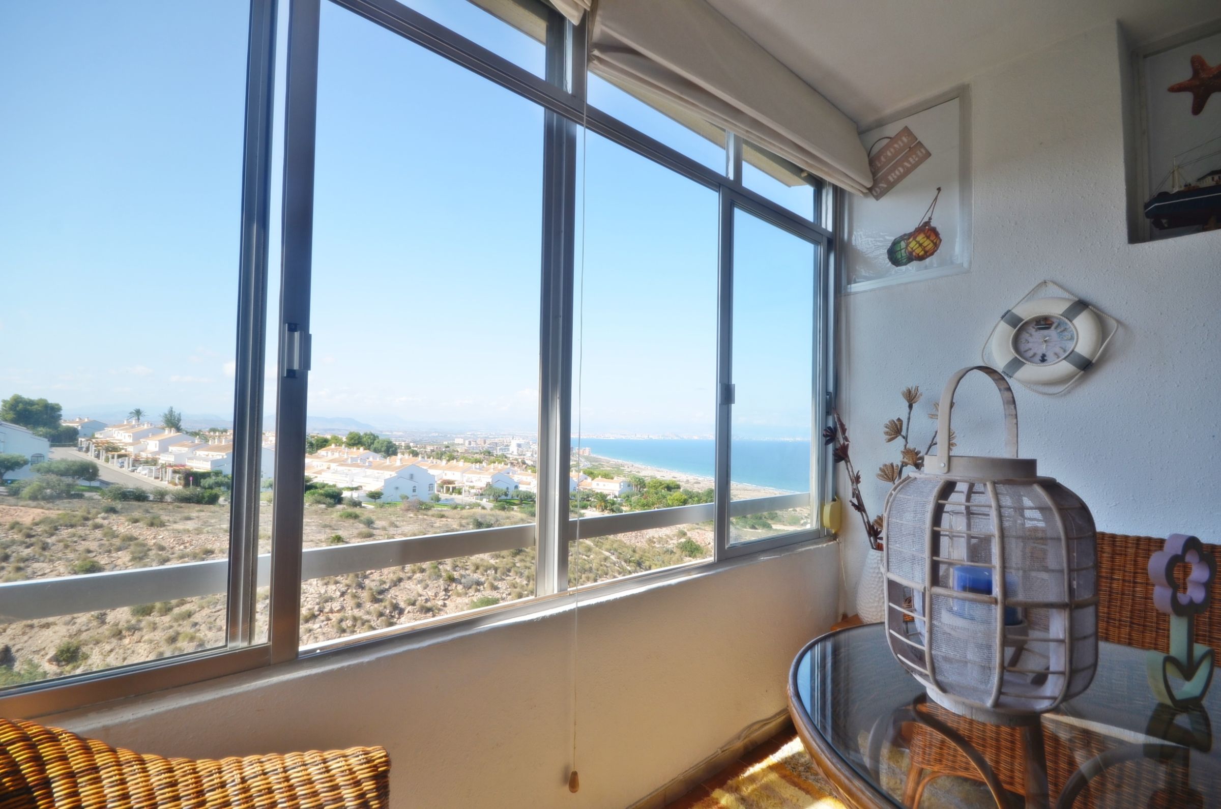 Charming 2 Bedroom Apartment in Gran Alacant with Sea Views